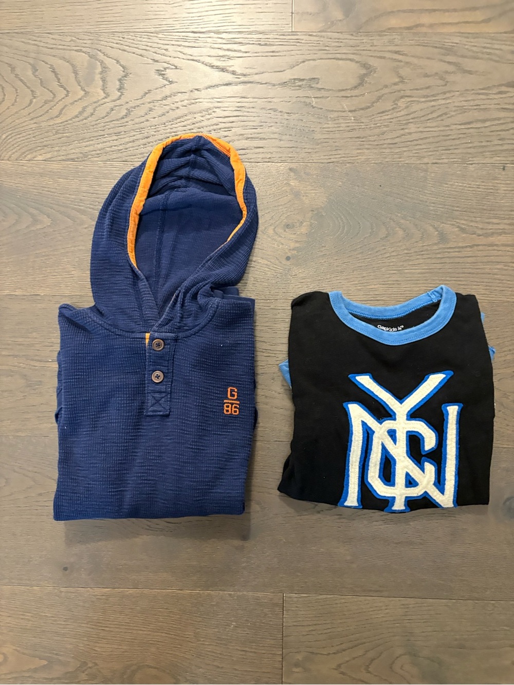 Gap boys / youth long sleeve tops sz 10 EUC
